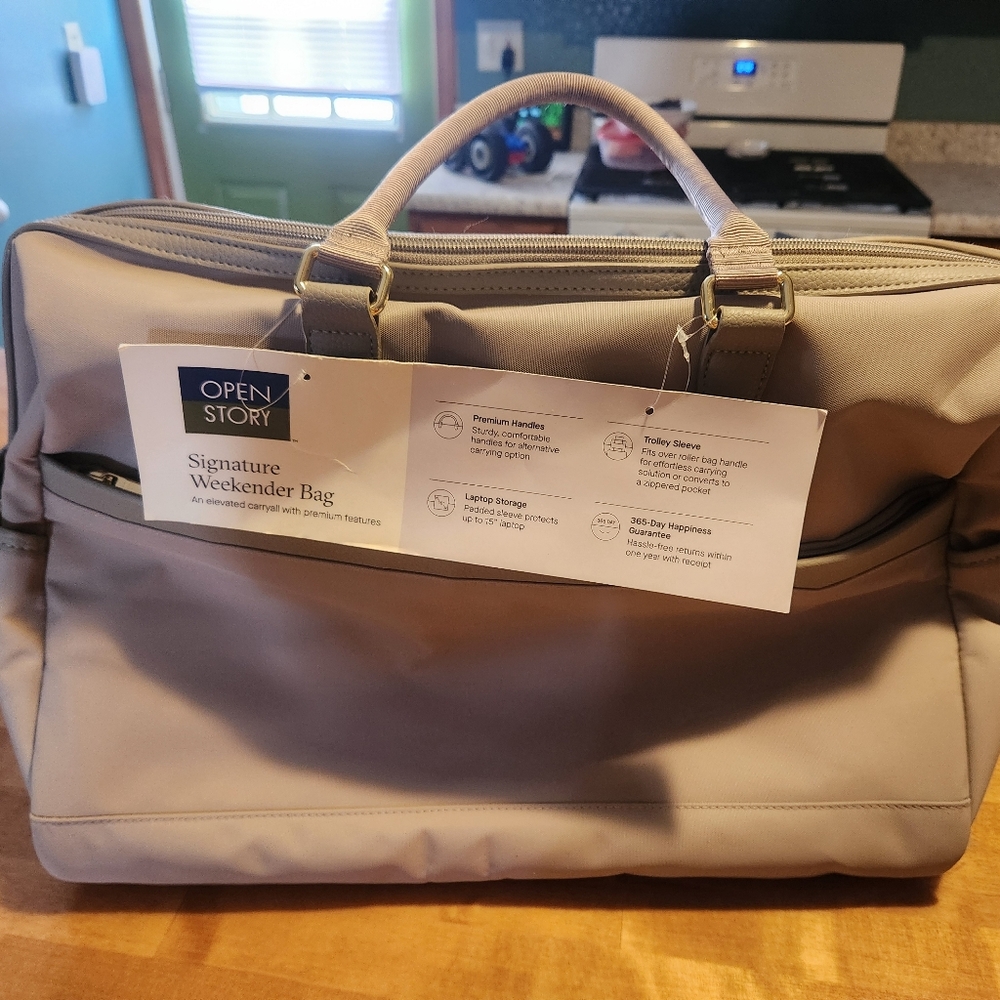 Signature Weekender Bag - Tan